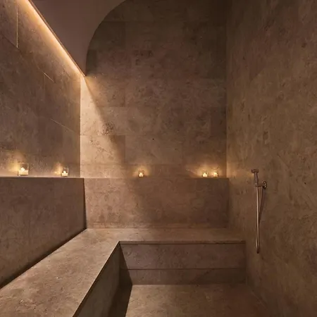 博德鲁姆艾迪逊酒店 5*